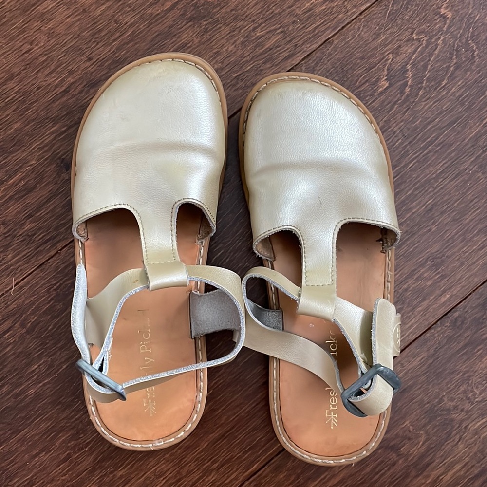 Freshly Picked Girls Gold Clogs